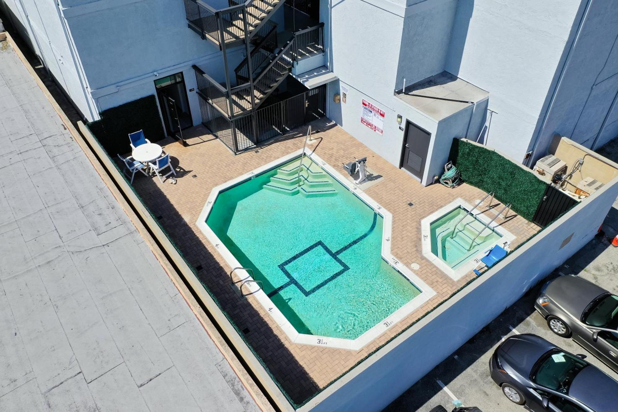 Hyland Inn Near Pasadena Civic Center Екстериор снимка