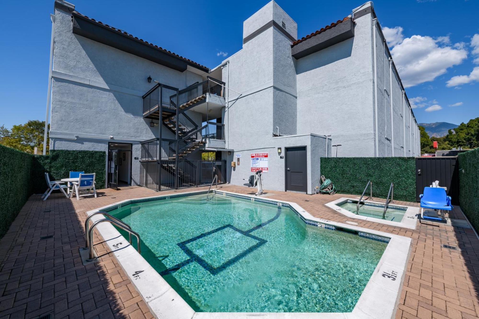 Hyland Inn Near Pasadena Civic Center Екстериор снимка