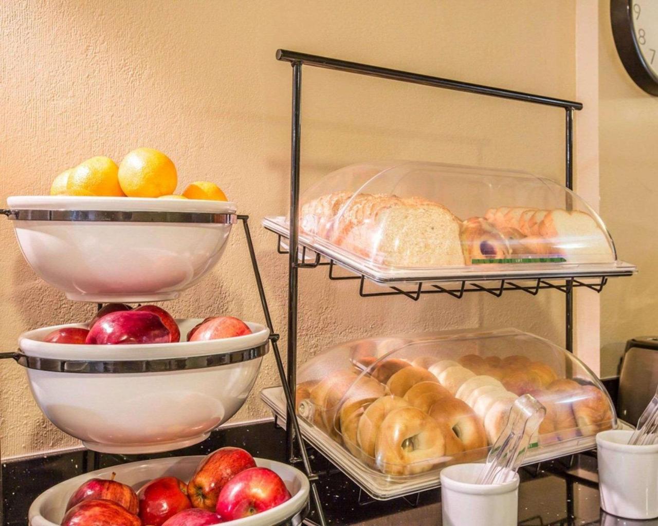 Hyland Inn Near Pasadena Civic Center Екстериор снимка
